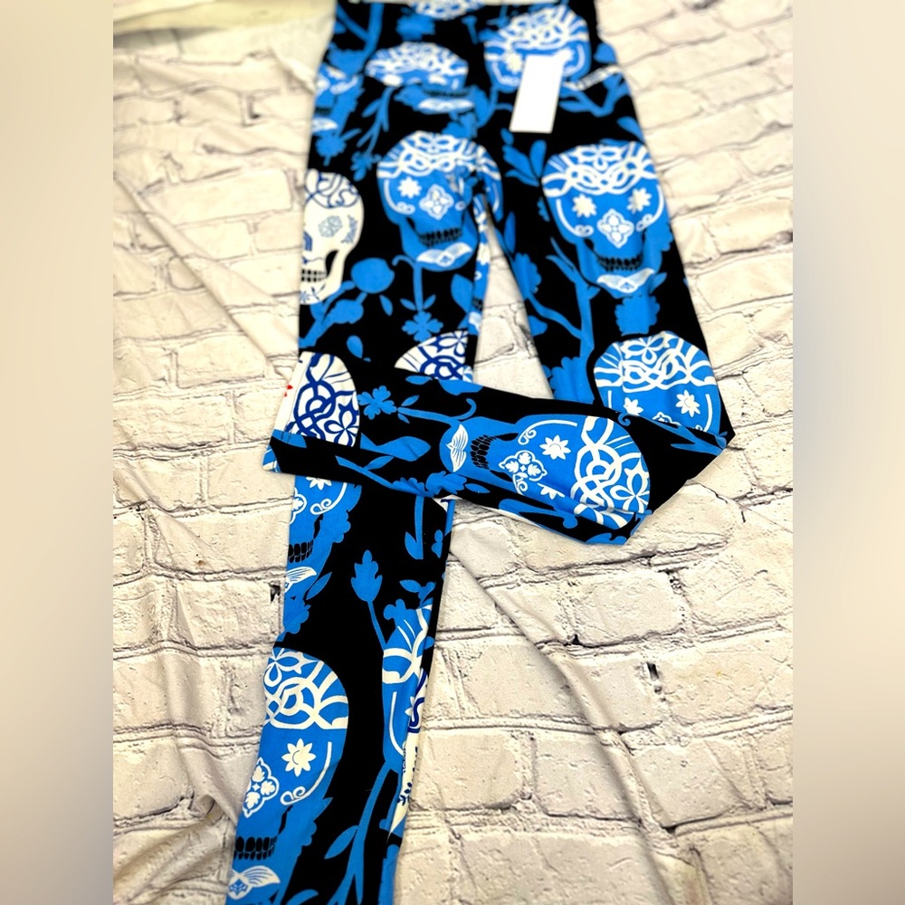 Comfy Leggings Halloween Skull Print Blue‎ Black One NWT OS fits most Small–XL